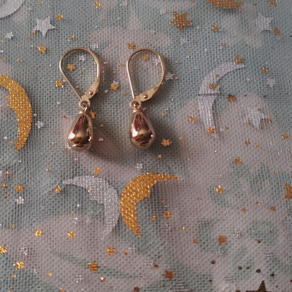 Solid 14k Yellow Gold Leverback Earrings With Tear Drop Shaped Dangle